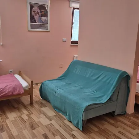 Modrina Lägenhetshotell